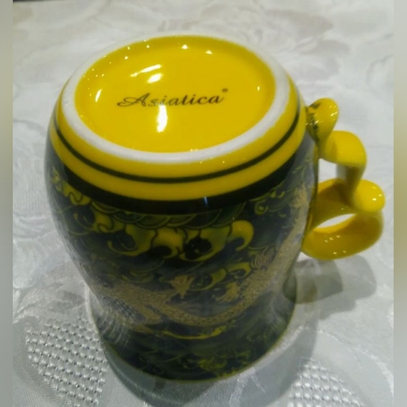 Modern ceramic tea cup with strainer and lid - Picture 8 of 13